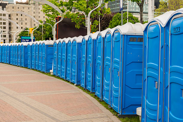 Best Portable Restroom Servicing (Cleaning and Restocking) in Mason City, IL